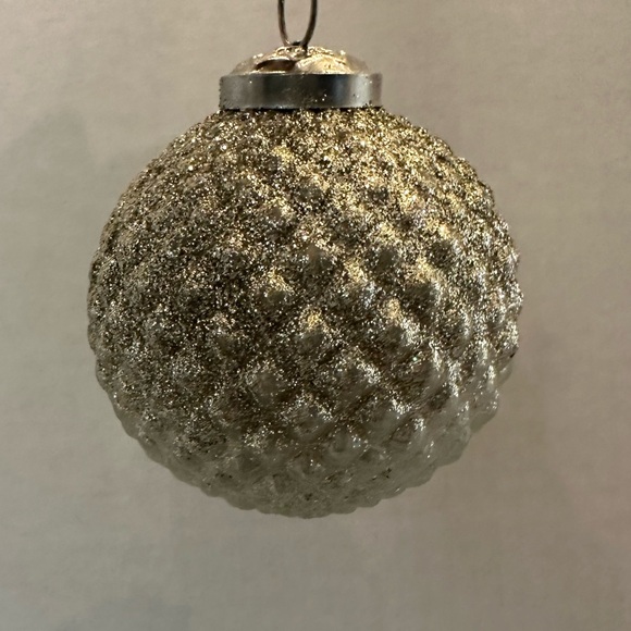 Martha Stewart Christmas Ornaments White/Off White And Gold Glitter - Picture 6 of 15